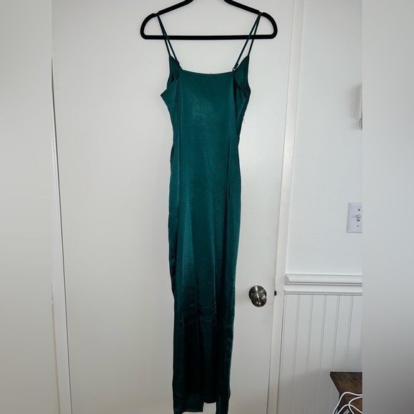 Nasty Gal Maxi Dress Green - Picture 2 of 3